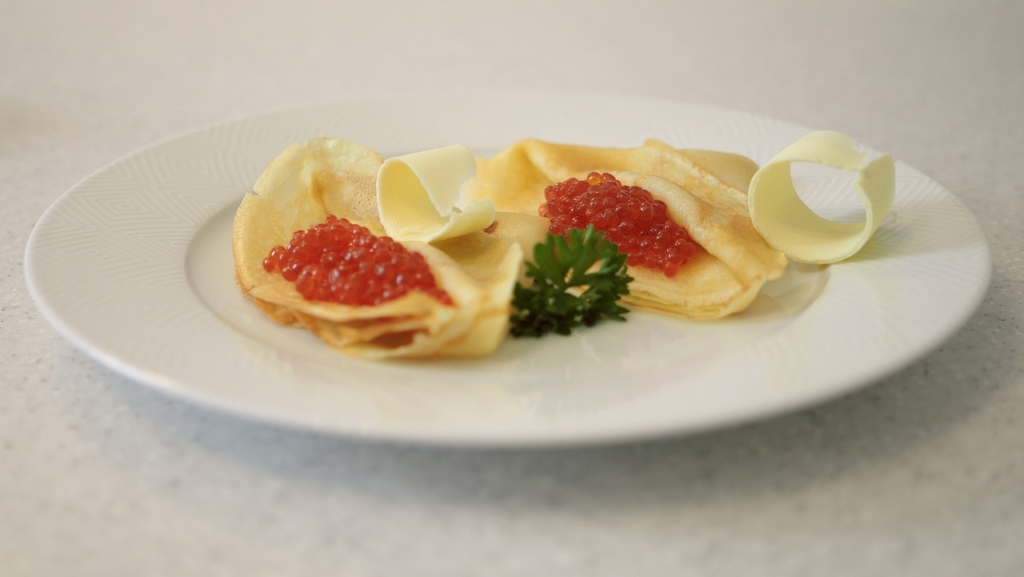 Pancakes Caviar Meal Plate  - alexkochubey1973 / Pixabay
