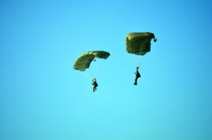 Parachute Skydiving Training  - neelam279 / Pixabay