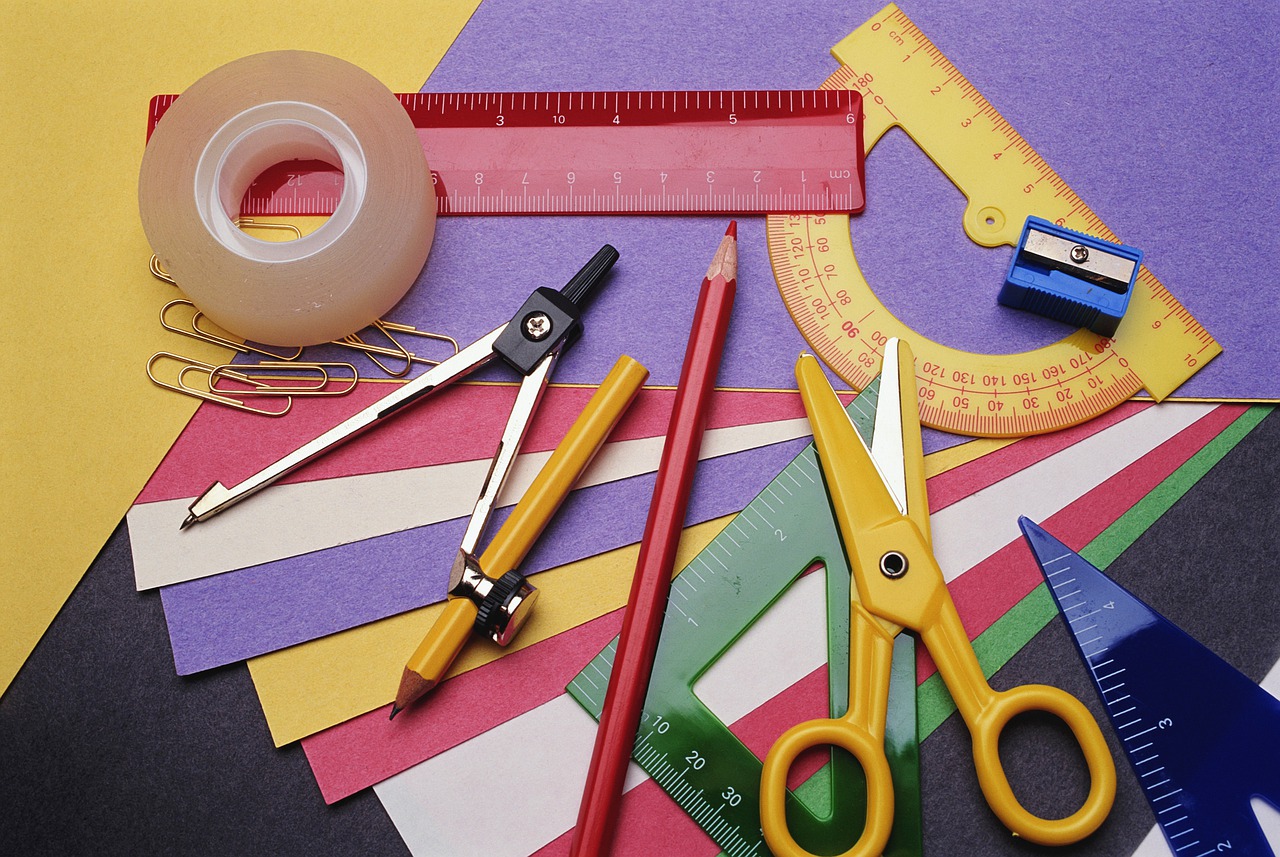 Pencil Scissors Protractor Compass - AlLes / Pixabay