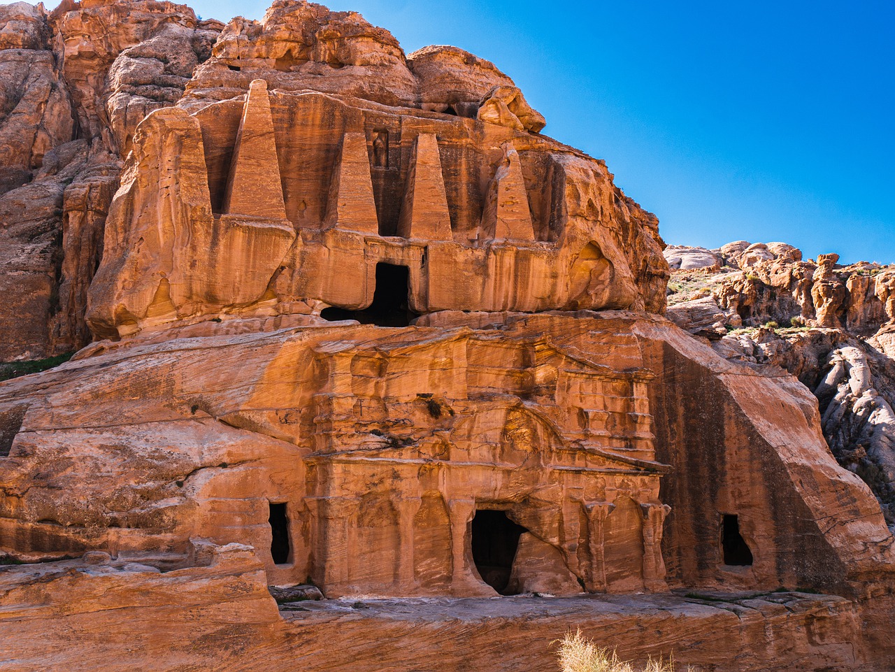 Petra Jordan Obelisk Tomb Sandstone - ChiemSeherin / Pixabay