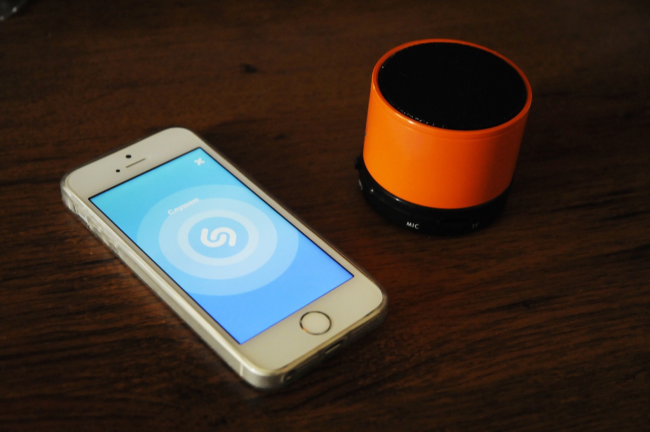 Phone Mobile Smartphone App Shazam - Krasutskaya / Pixabay