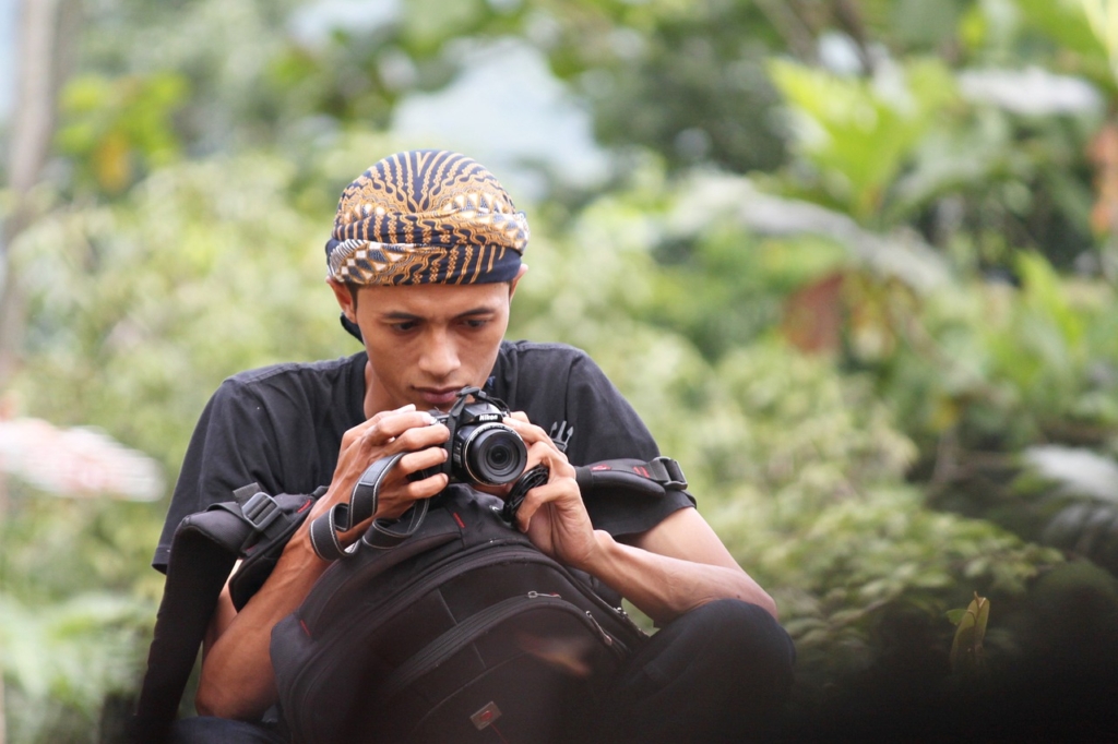Photographer Iket Kepala Man Camera  - mufidpwt / Pixabay