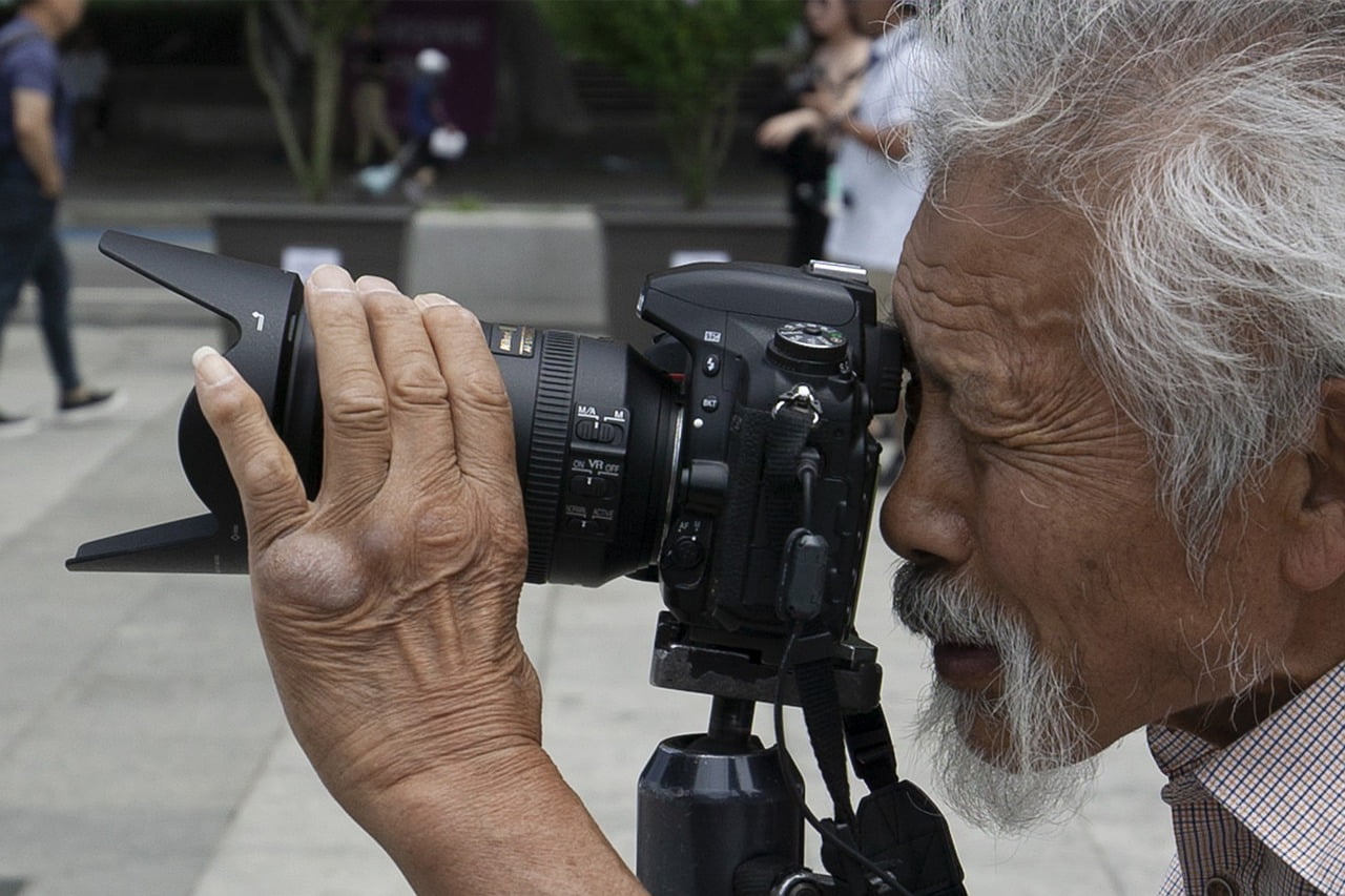 Photographers Photo Camera Shooting  - iemlee / Pixabay