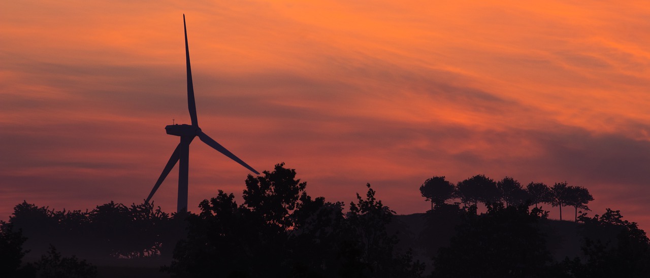 Pinwheel Clouds Wind Power  - MiRUTH_de / Pixabay