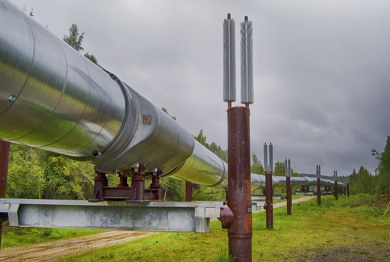 Pipeline Alaska Engineering Oil - jdblack / Pixabay