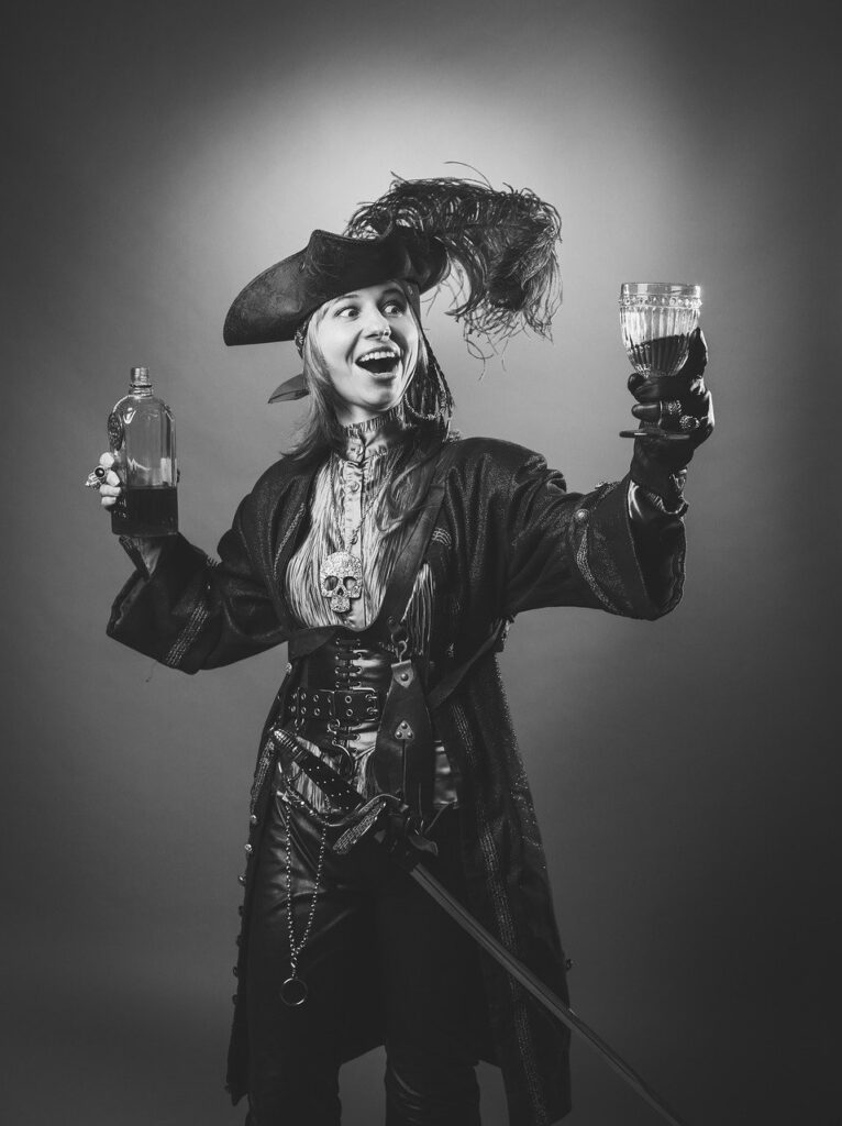 Pirate Costume Cosplay Rum Drink  - Victoria_Borodinova / Pixabay
