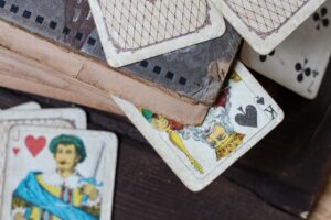 Playing Cards Old Book Vintage  - Emilia_Baczynska / Pixabay