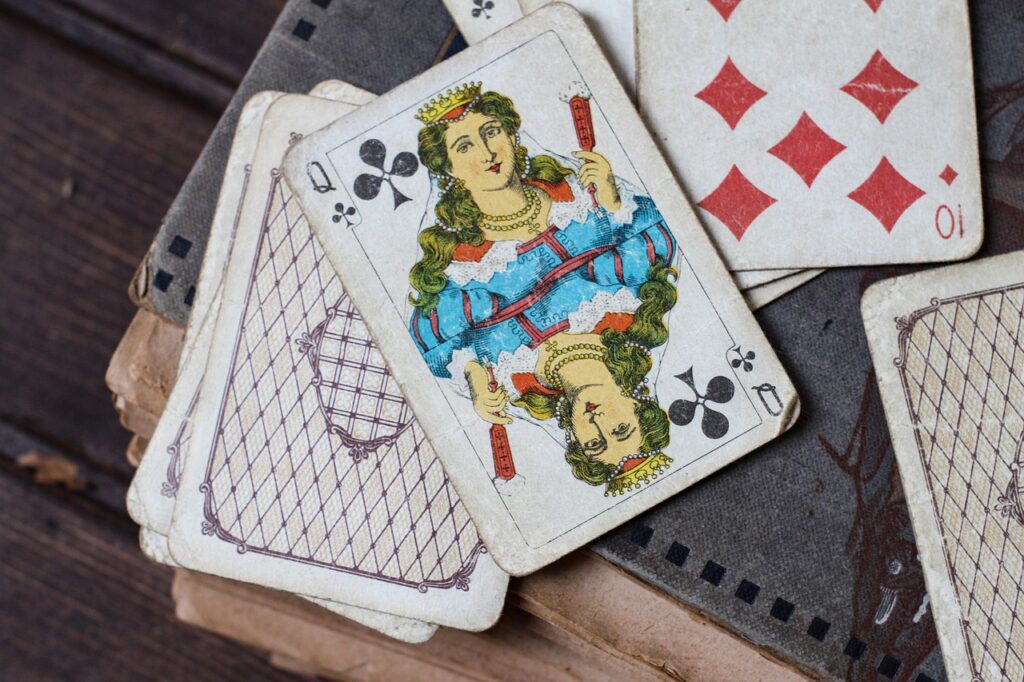 Playing Cards Old Book Vintage  - Emilia_Baczynska / Pixabay