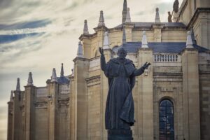 Pope John Paul Ii Statue Church  - ddzphoto / Pixabay