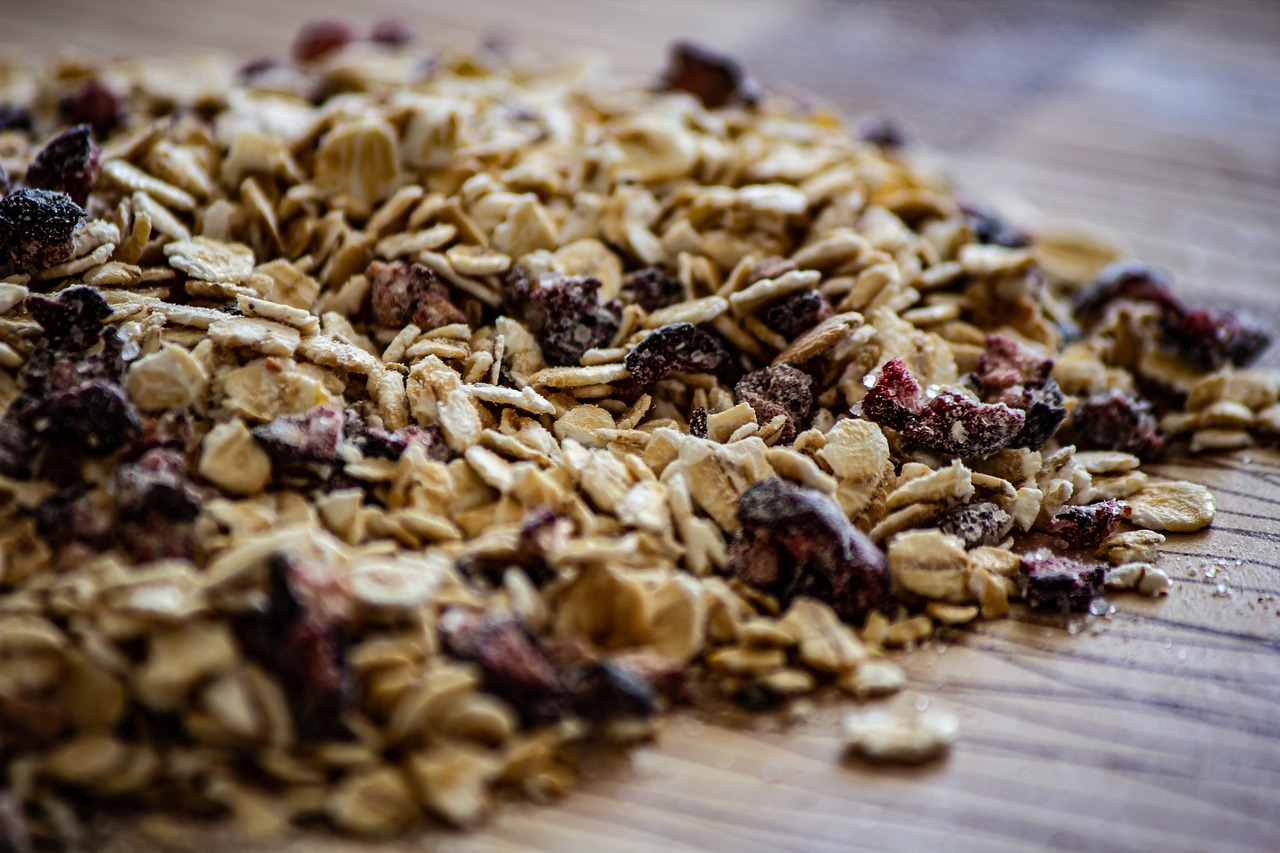 Porridge Oatmeal Healthy Breakfast - isaevdm / Pixabay