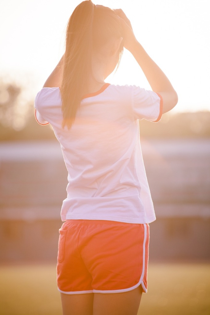 Portrait Sunset Beauty Young Women  - huweijie07170 / Pixabay