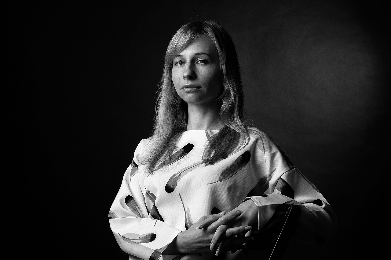 Portrait Young Woman Woman Posing  - Victoria_Borodinova / Pixabay