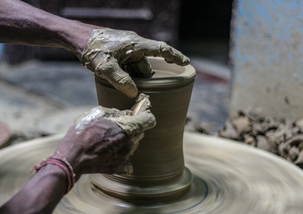Pottery Mud Clay Craft Pot Potter  - yogendras31 / Pixabay