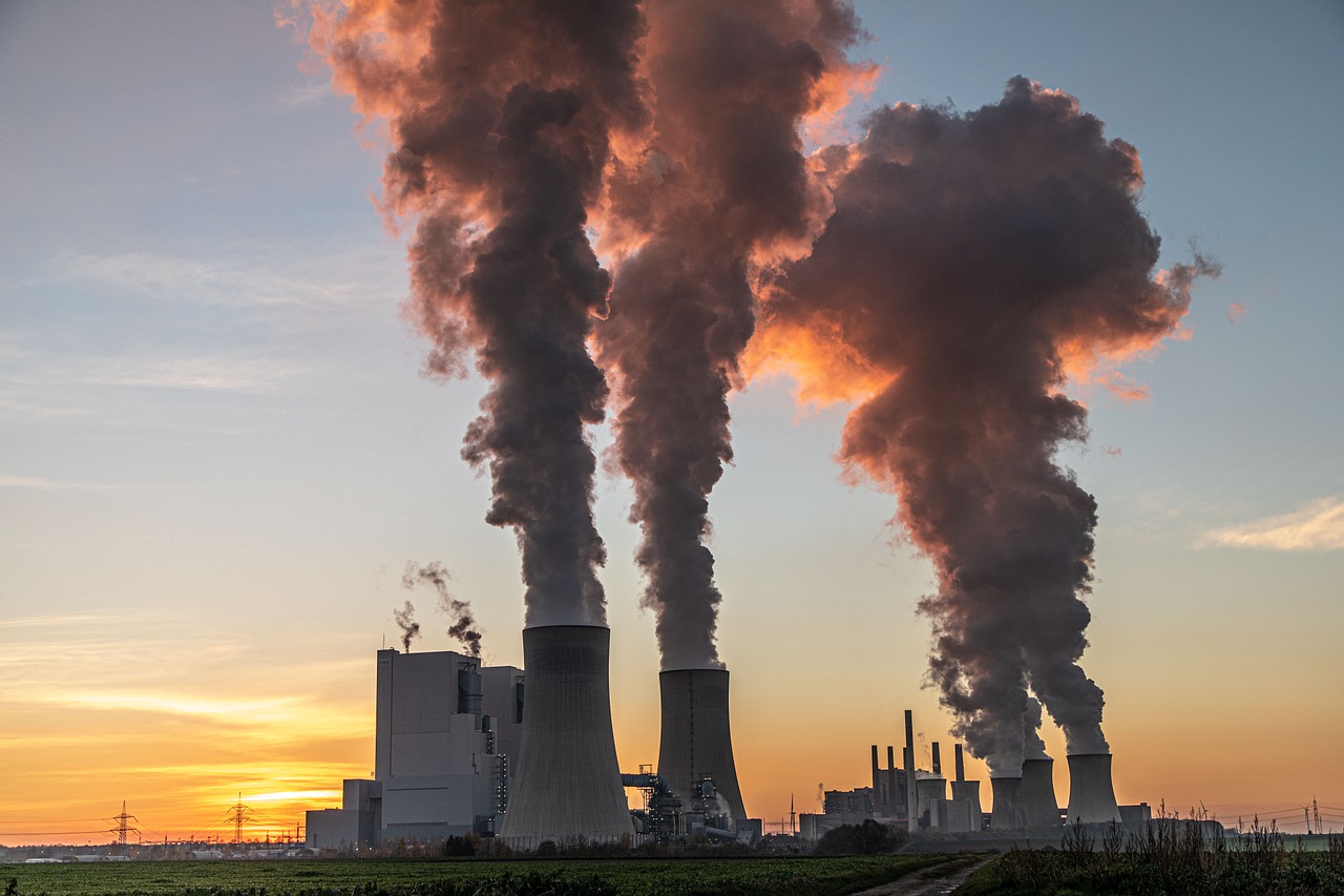 Power Plant Air Pollution  - catazul / Pixabay