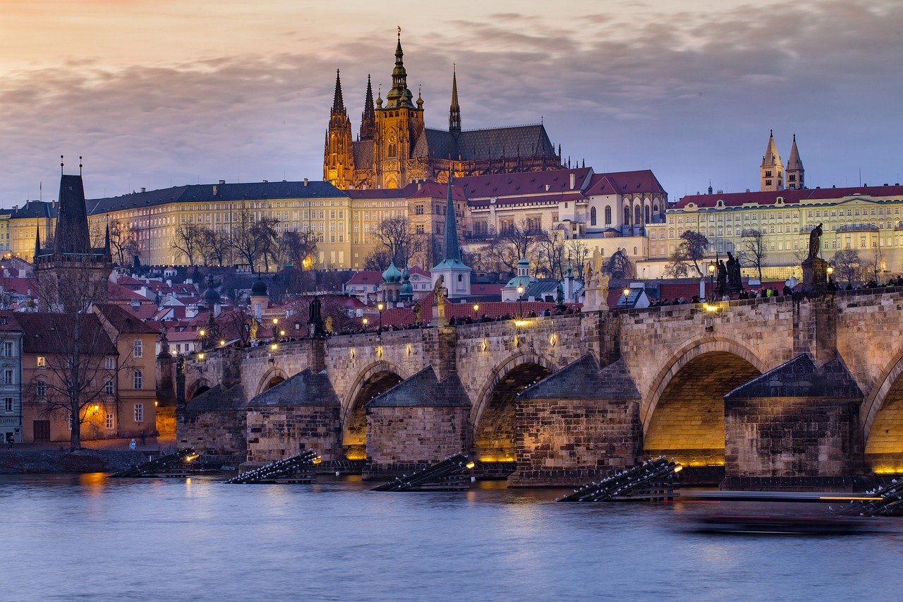 Prague Castle Bridge River City  - TomasHa73 / Pixabay