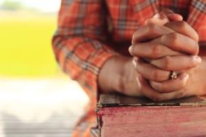Praying Hands Bible Faith Pray  - doungtepro / Pixabay