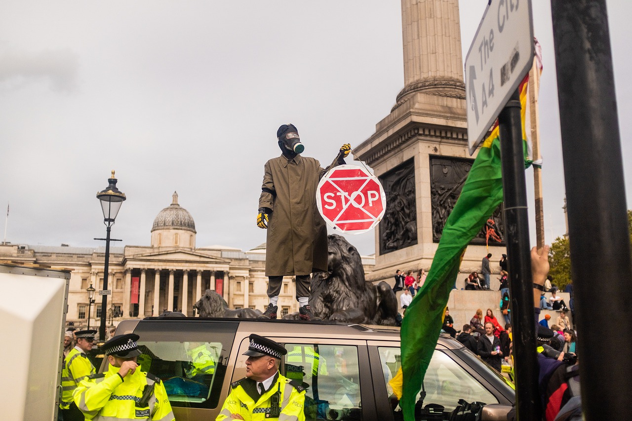Protest Police Climate Action  - BenPixabay / Pixabay