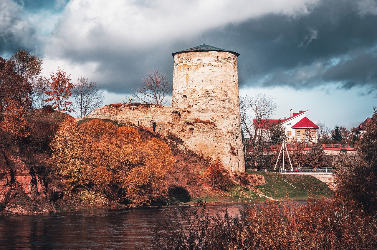 Pskov River Autumn Russia Tourism - arkadiy69 / Pixabay