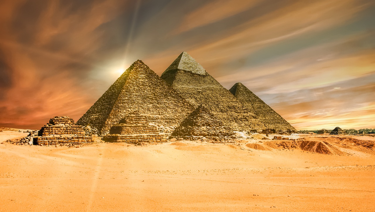 Pyramid Desert Ancient Sand  - TheDigitalArtist / Pixabay