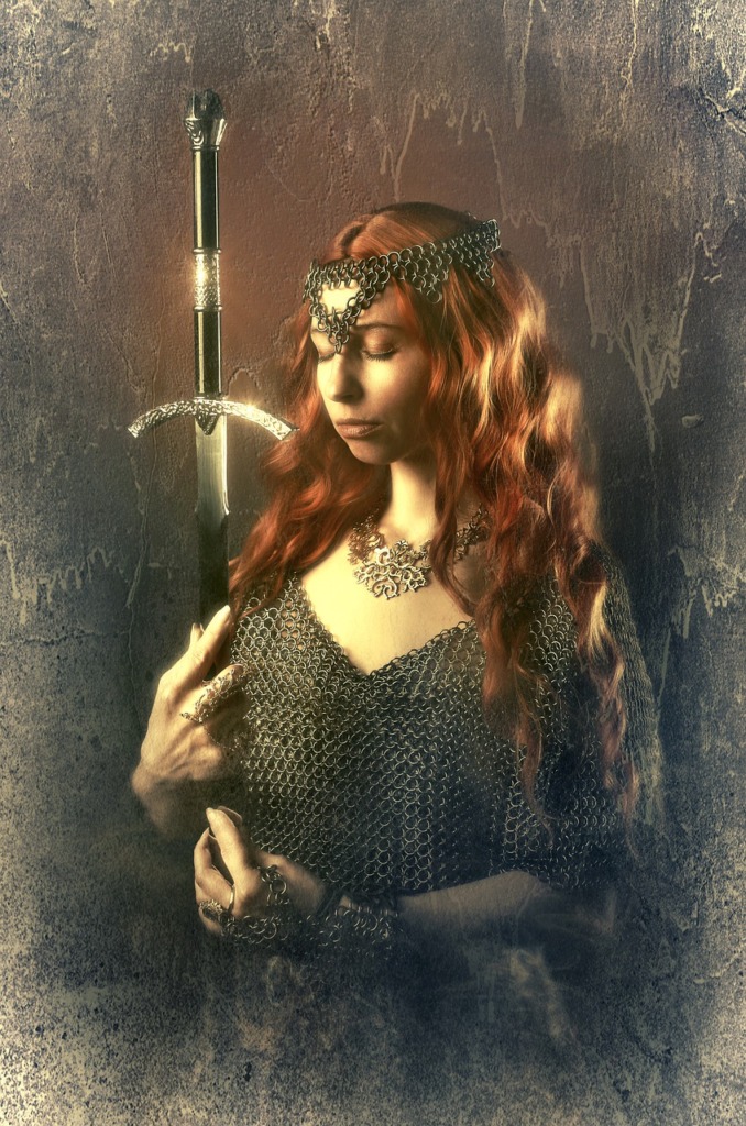 Queen Sword Fairy Tale Painting  - KELLEPICS / Pixabay