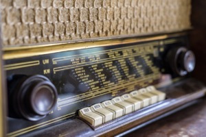 Radio Receiver Music Audio Retro  - Bru-nO / Pixabay