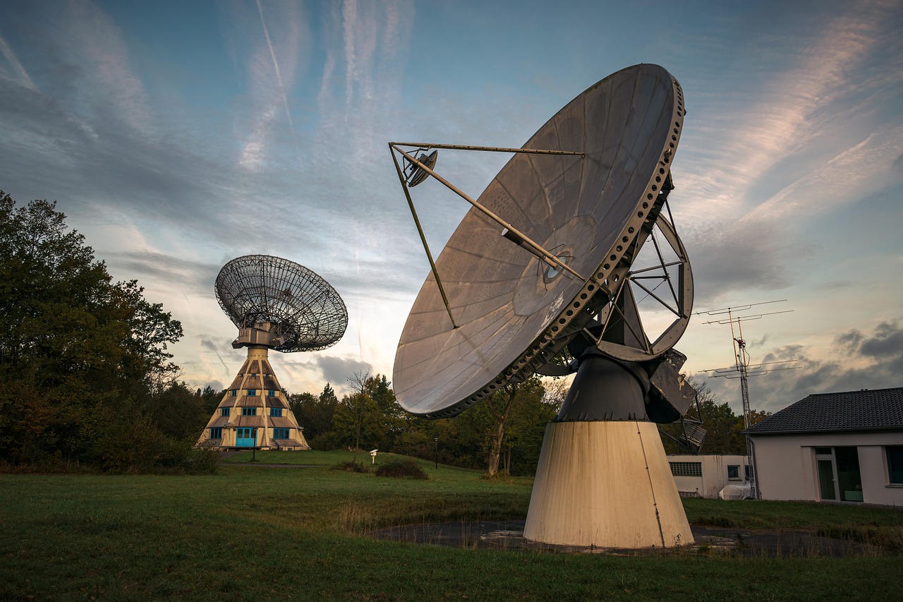 Radio Telescope Astronomy Research  - 12222786 / Pixabay