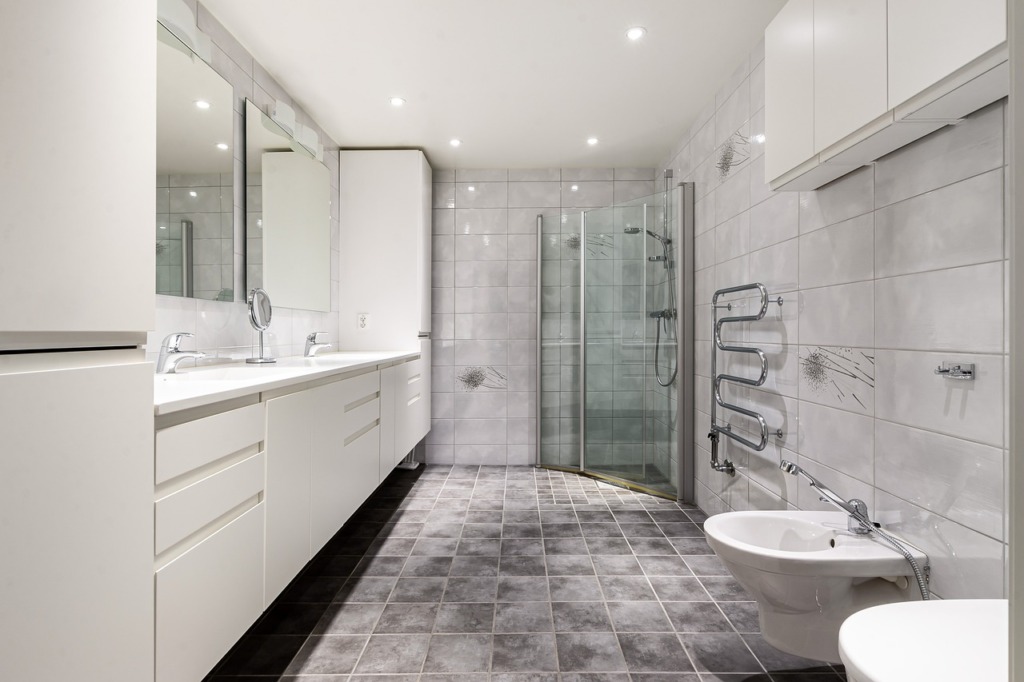 Real Estate Interior Design Bathroom  - Lisaphotos195 / Pixabay