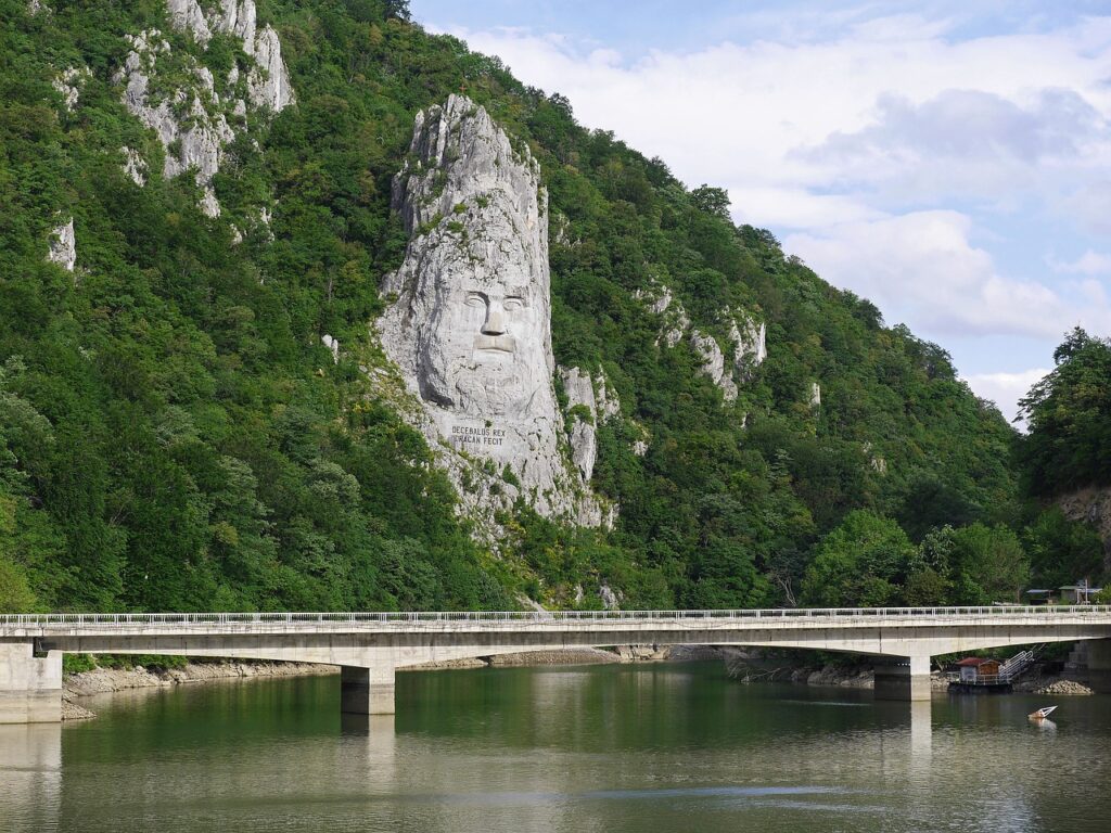 Relief King Decebalus Rock Danube  - hpgruesen / Pixabay