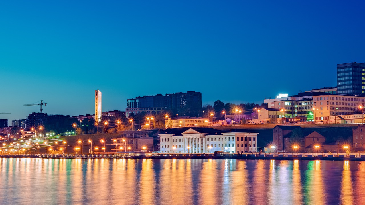 River Buildings Illuminated - Alexey_Marcov / Pixabay