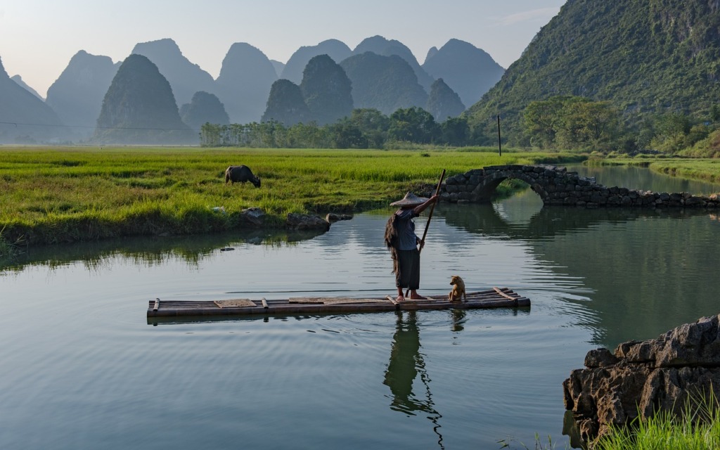 River Fishermen Bridge Mountains  - mercierzeng / Pixabay