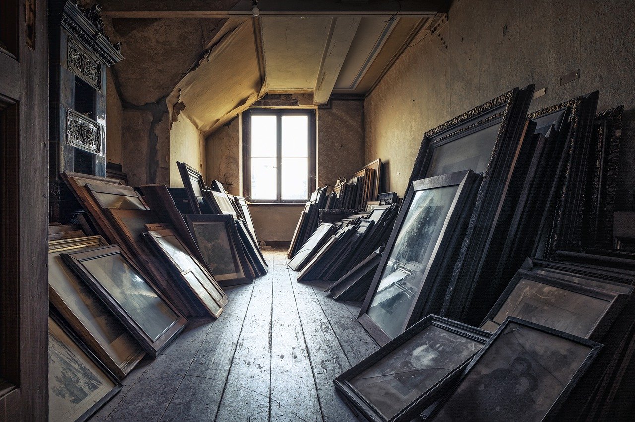 Room Art Work Window Old Antique  - Tama66 / Pixabay