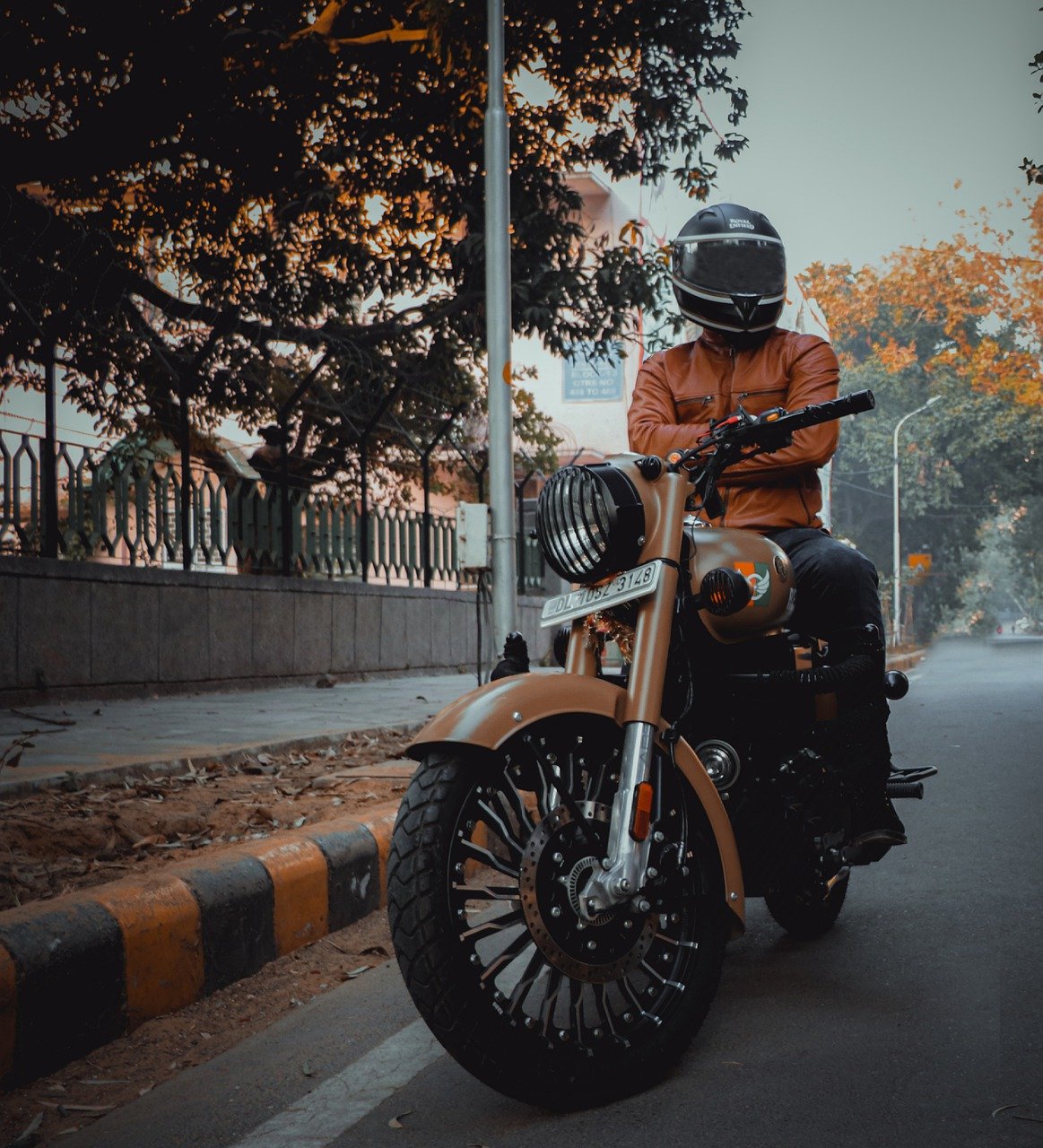 Royal Enfield Classic Bike Man Ride  - Lakshaytanwar / Pixabay