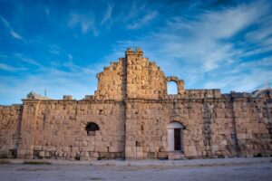 Ruins Temple Building Gate Column  - Hisham_Zayadnh / Pixabay