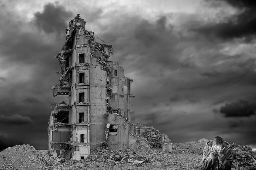 Ruins Woman Crying Desolation  - flutie8211 / Pixabay