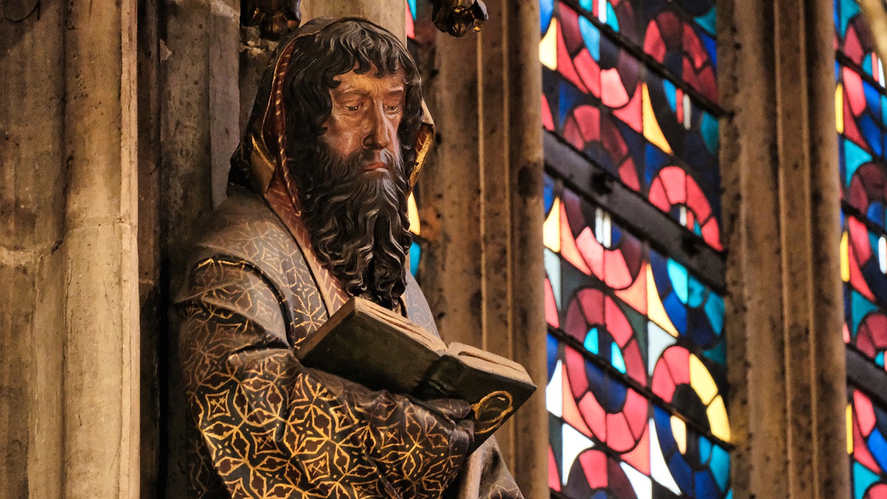 Saint Sculpture Church Prophet  - photoscene / Pixabay