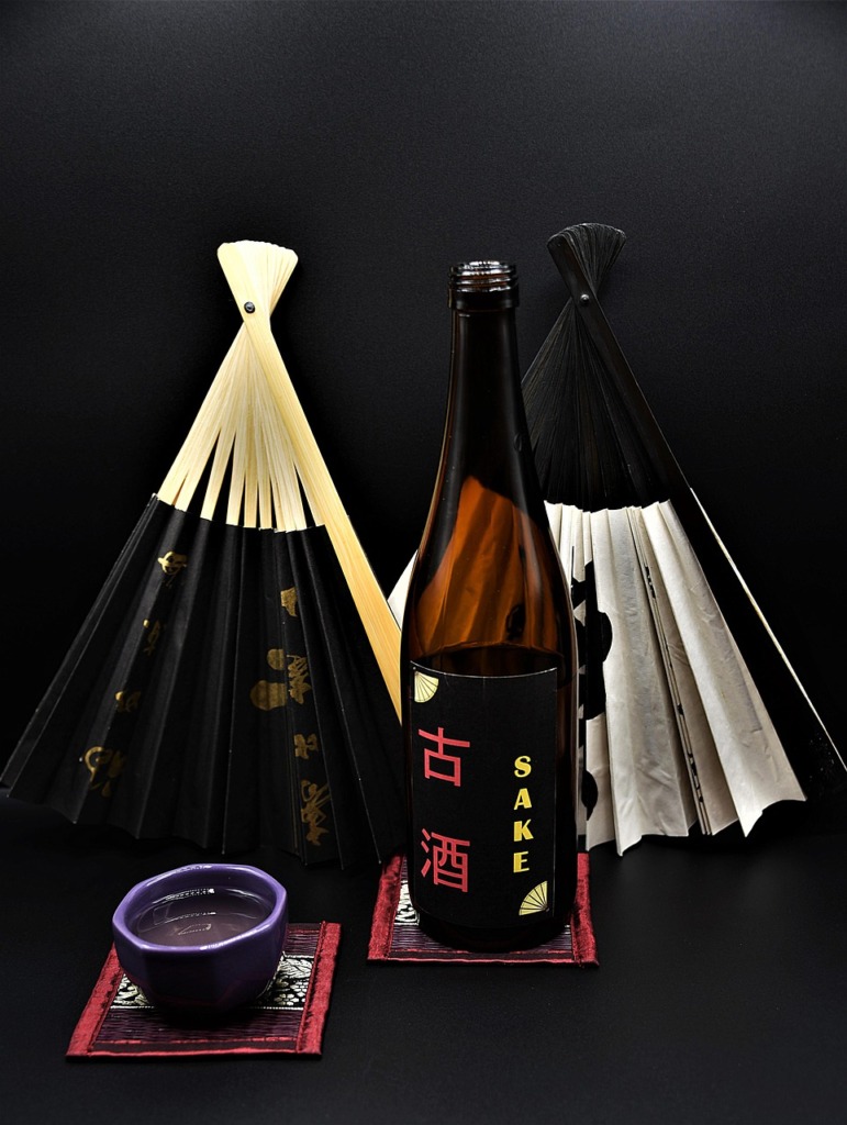 Sake Drink Subjects Japan Bottle  - HOerwin56 / Pixabay