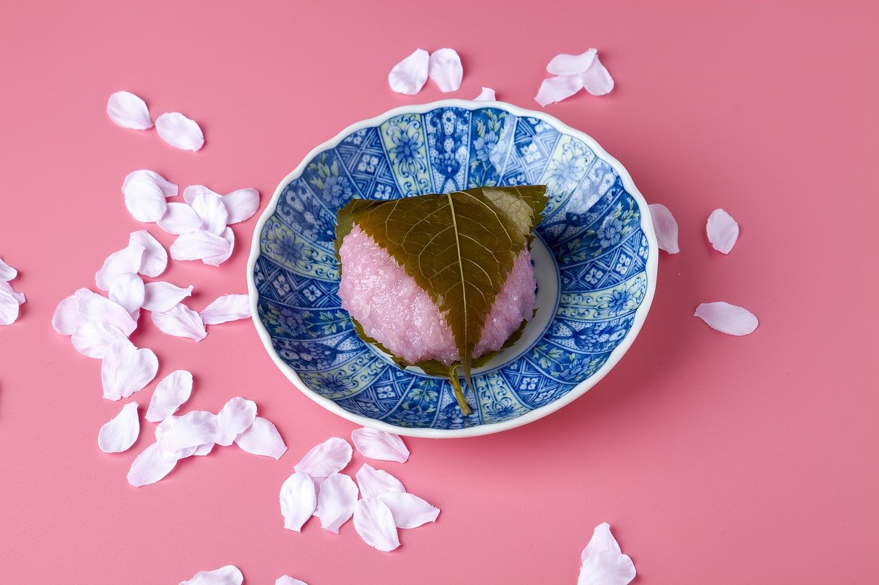 Sakuramochi Japanese Style Confection  - sayama / Pixabay
