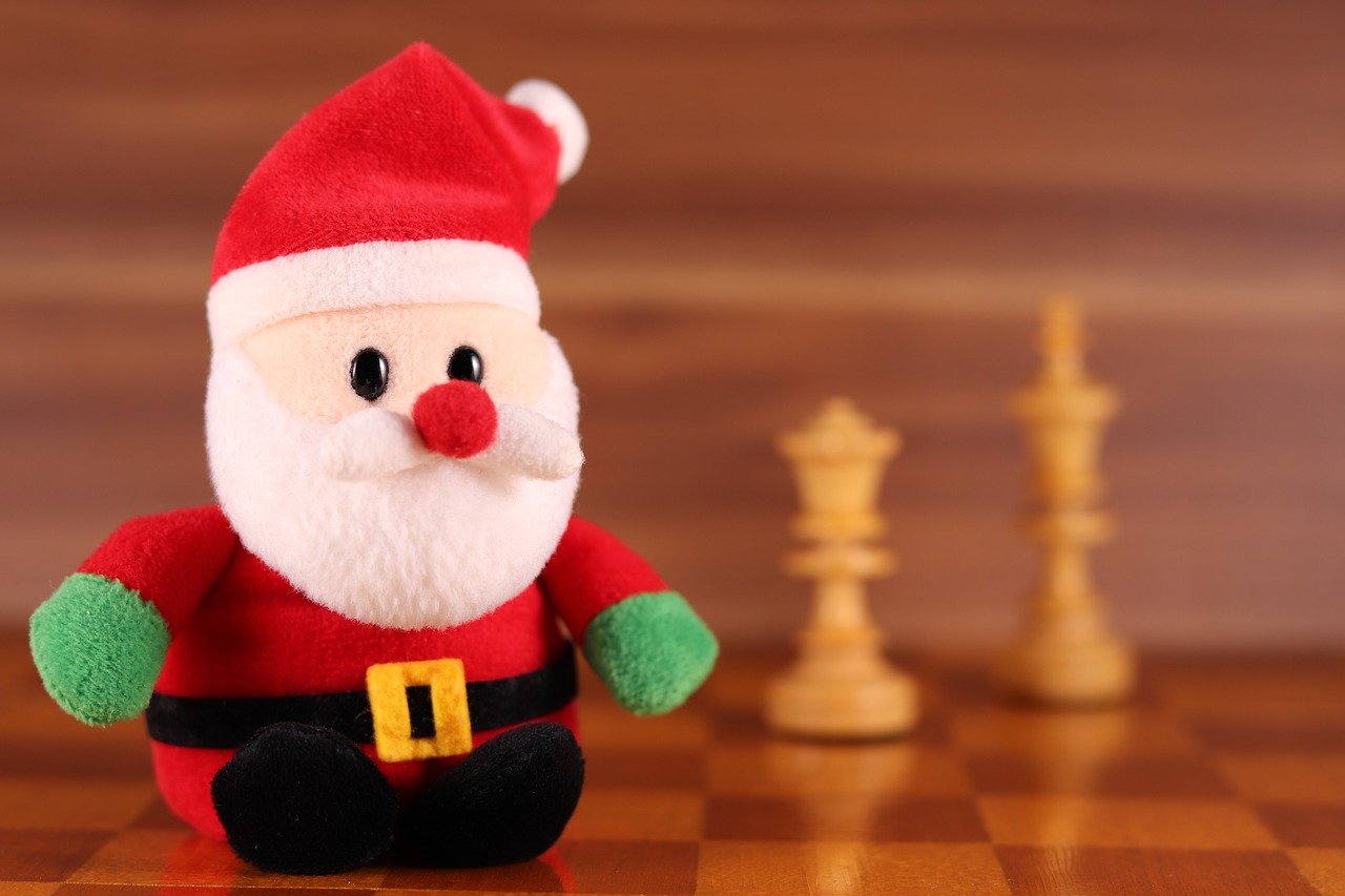 Santa Claus Chess Figure  - betexion / Pixabay