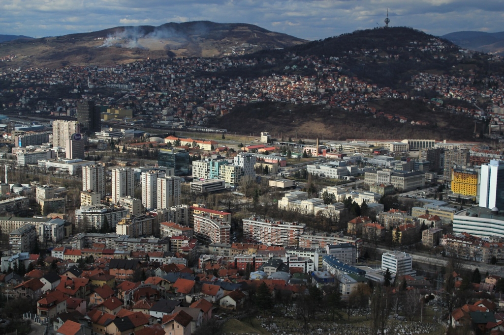 Sarajevo Panorama Urban Bosnia  - isovicemir / Pixabay
