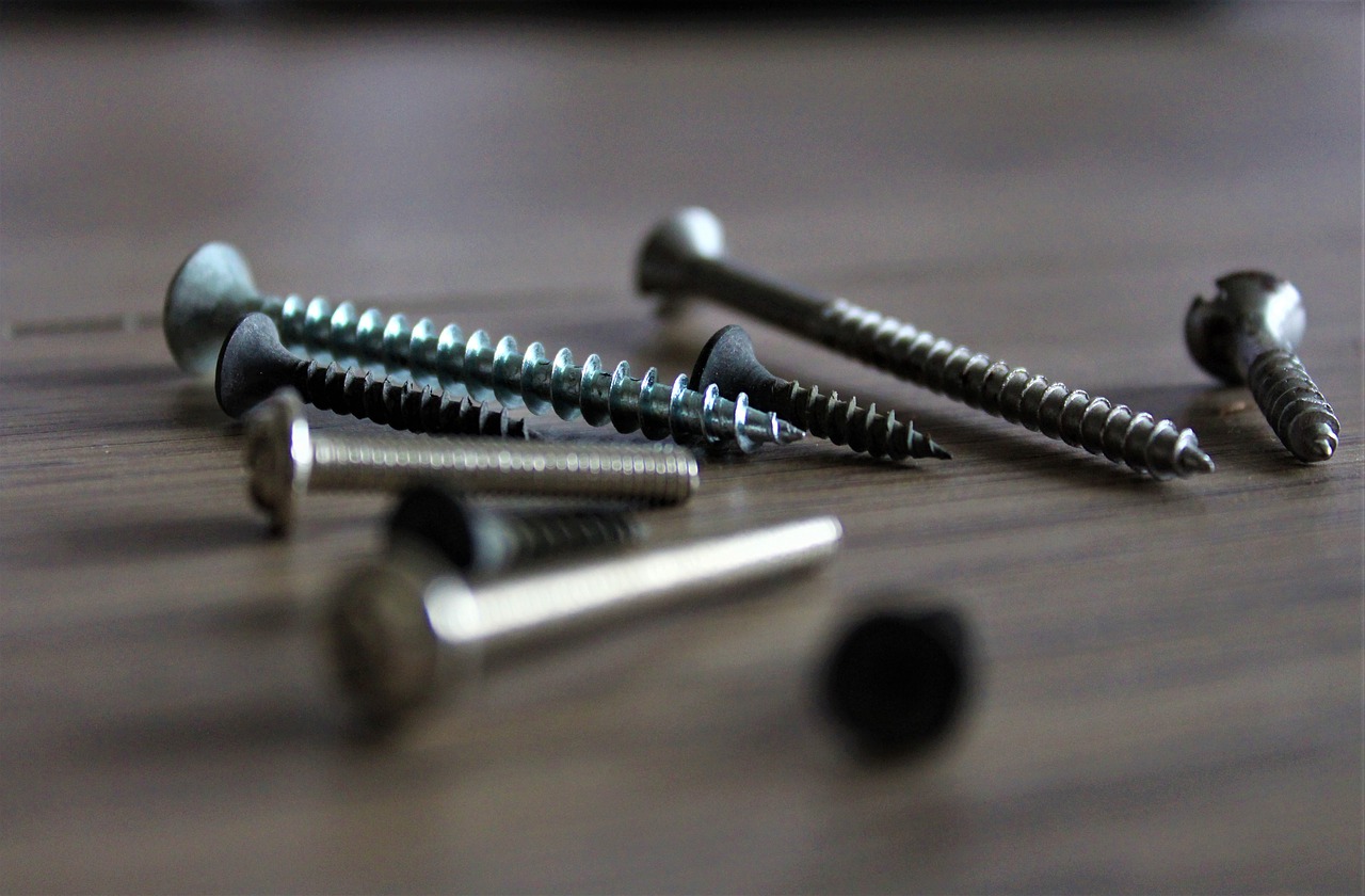 Screws Material Metal Iron Fixing  - Aniyora_J / Pixabay