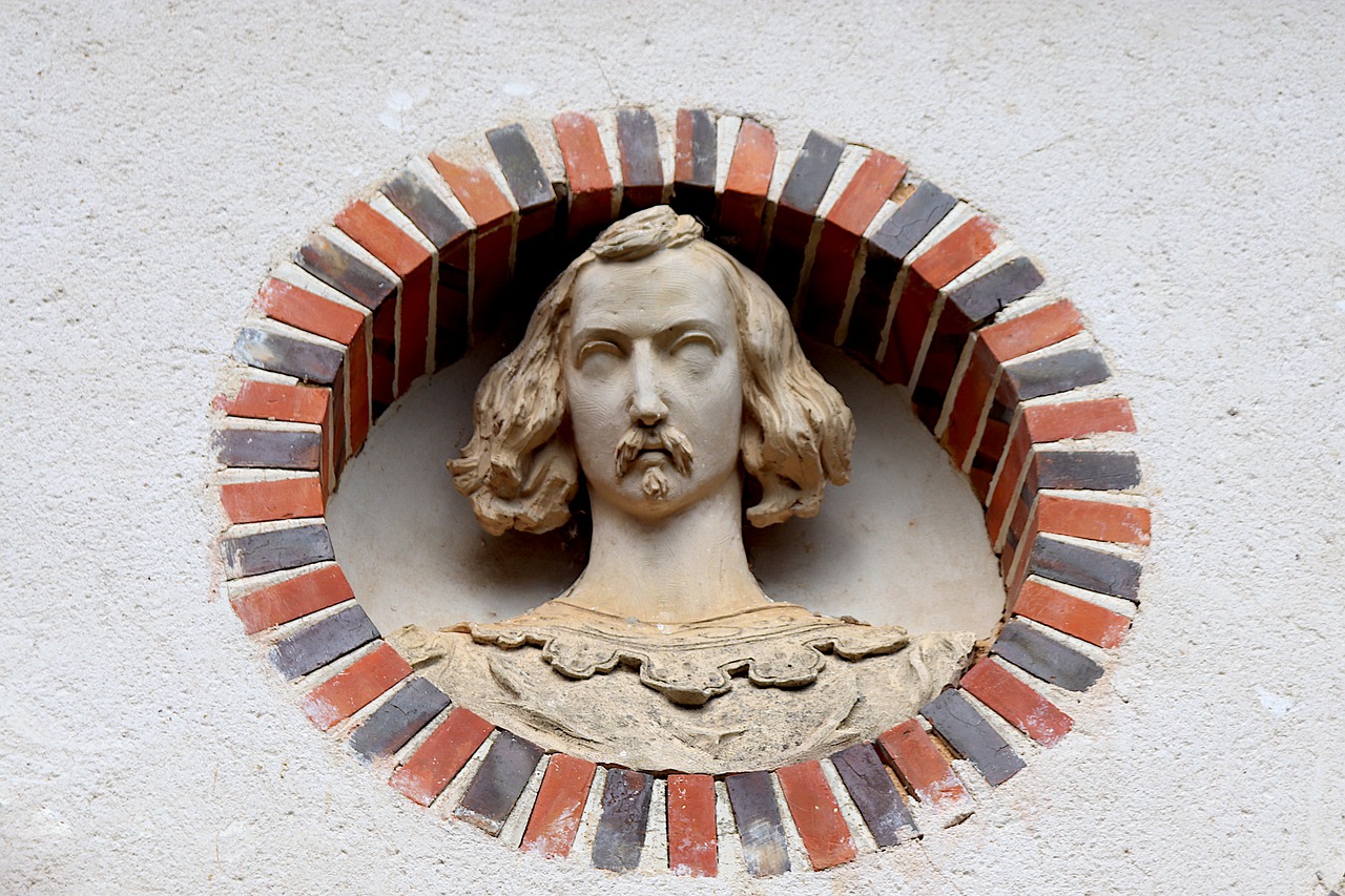 Sculpture Bas Relief Management - GAIMARD / Pixabay