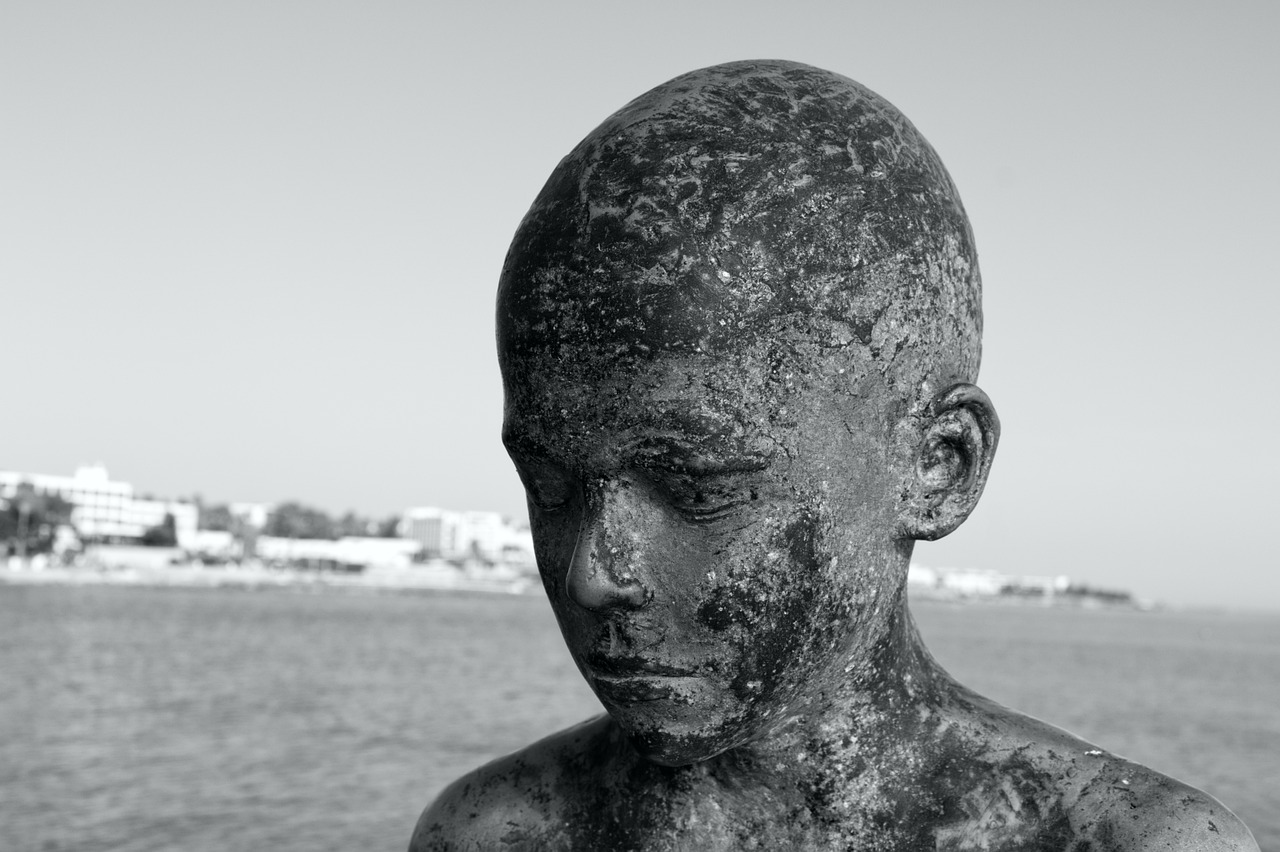 Sculpture Burned Face Thinking Sad  - Nicholas_Demetriades / Pixabay