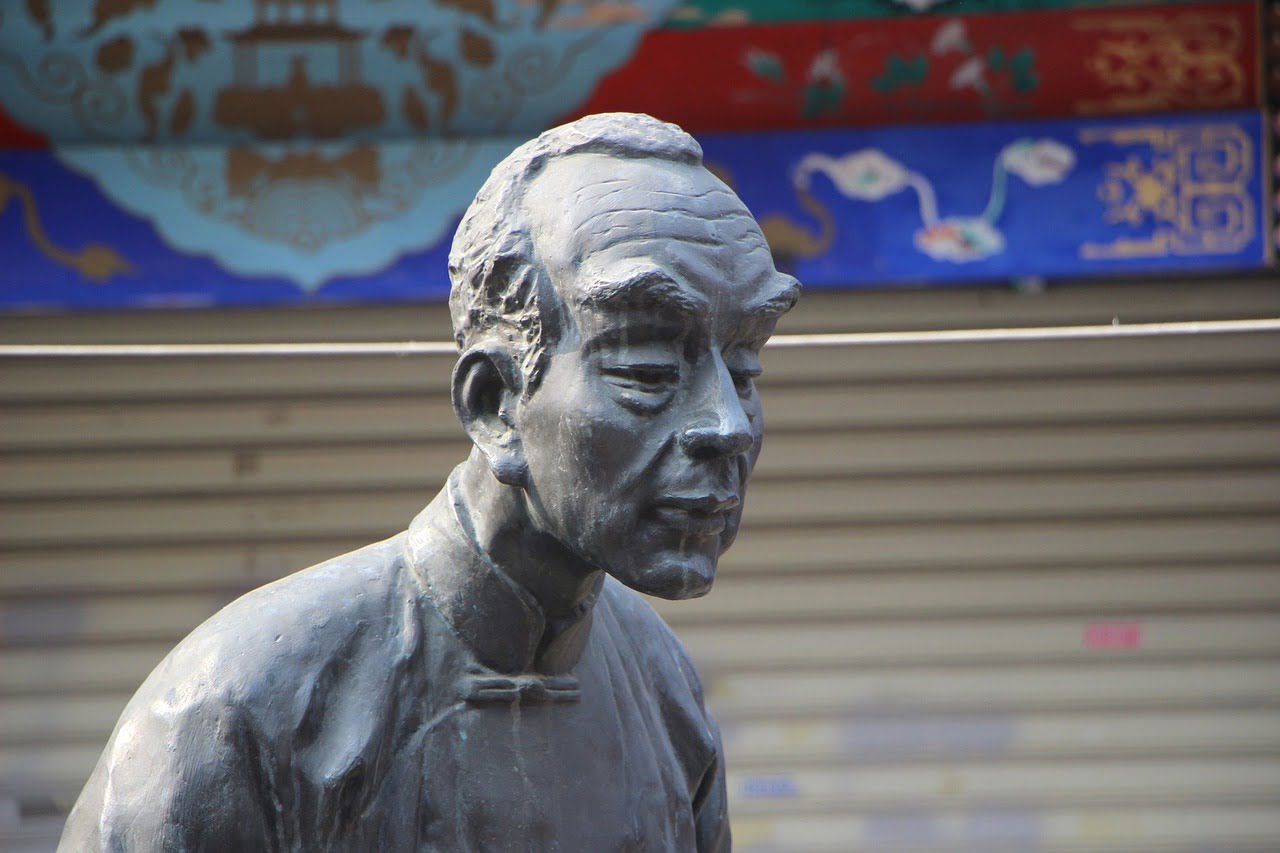 Sculpture Of Old Man  - Lancier / Pixabay