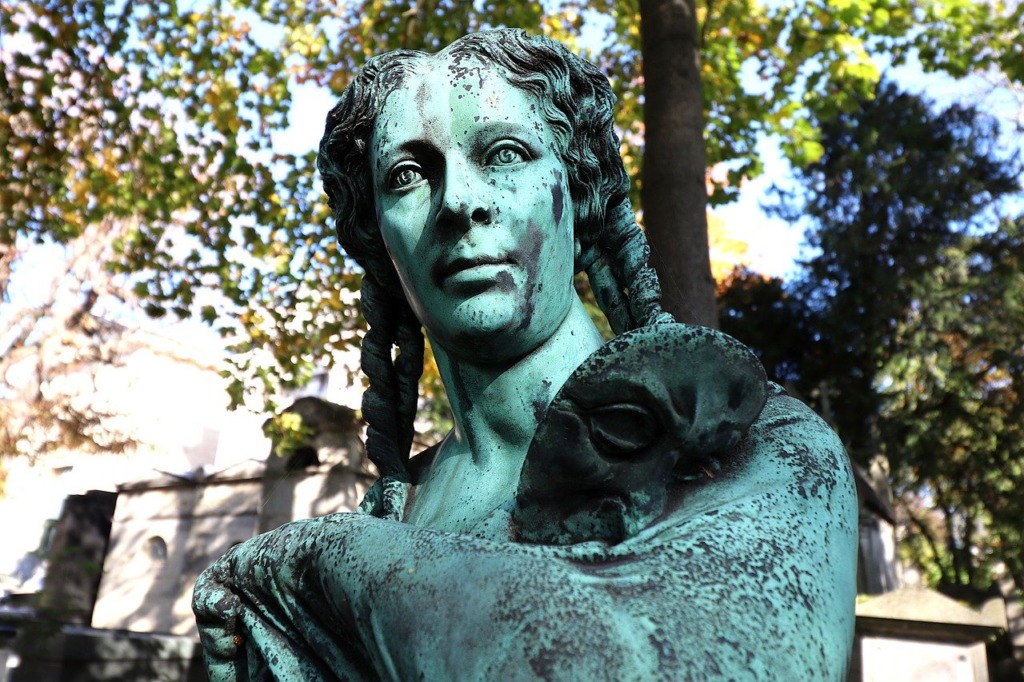 Sculpture Statue Bronze Torso Art  - GAIMARD / Pixabay