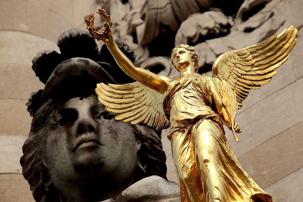 Sculpture Statue Gilded Bronze  - GAIMARD / Pixabay