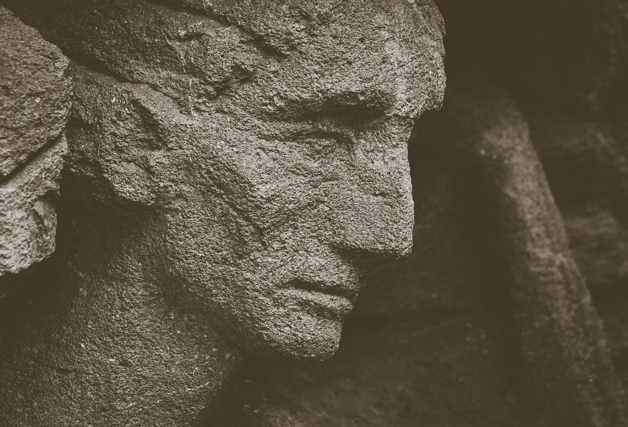 Sculpture Stone Sculpture Suffering - wal_172619 / Pixabay