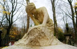 Sculpture Stone The Funeral Statue  - Candid_Shots / Pixabay