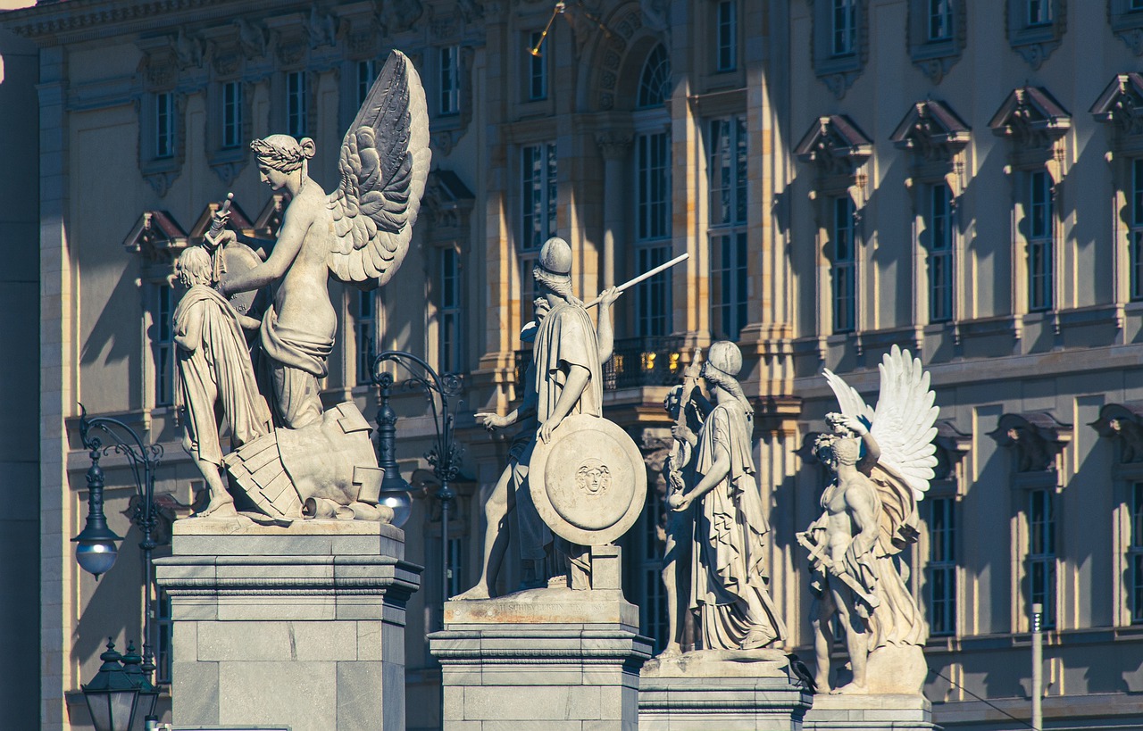 Sculptures Berlin Statue - wal_172619 / Pixabay
