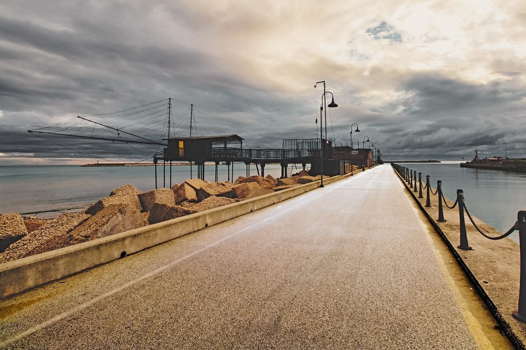 Sea River Porto Channel Pier  - Chikilino / Pixabay