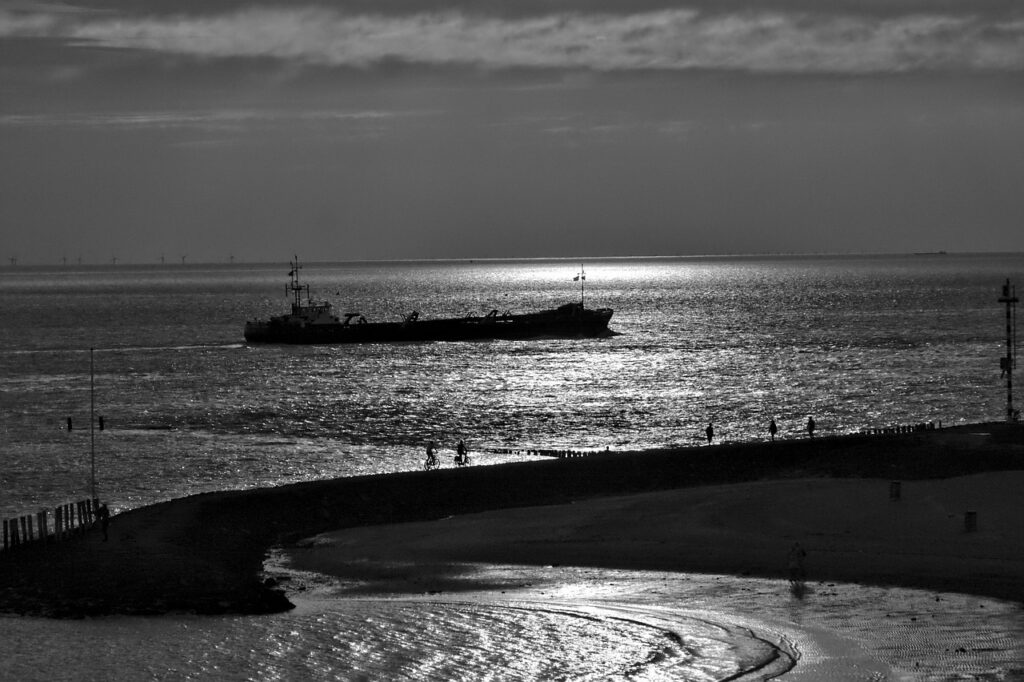 Sea Ship North Sea Beach  - kuno / Pixabay